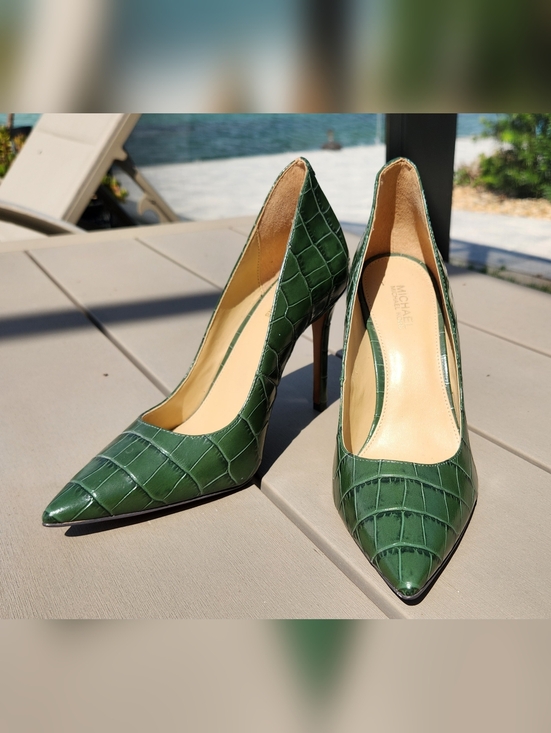 Michael Kors Shoes - Micheal Kors Women's Green Pointed Toe Pump
